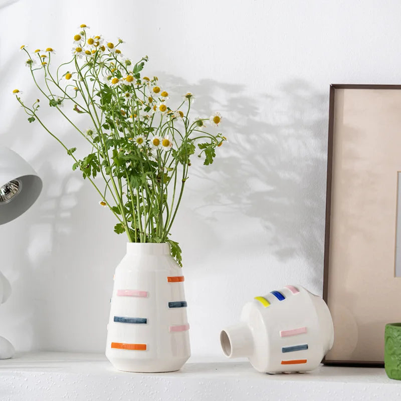 Guérip Simple and Elegant Aesthetic Vase Ceramic